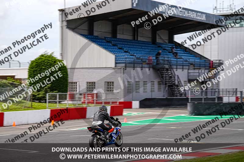 donington no limits trackday;donington park photographs;donington trackday photographs;no limits trackdays;peter wileman photography;trackday digital images;trackday photos